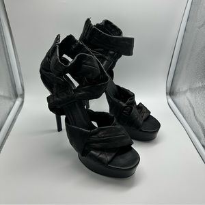 Burberry stiletto platform black quilted leather heels